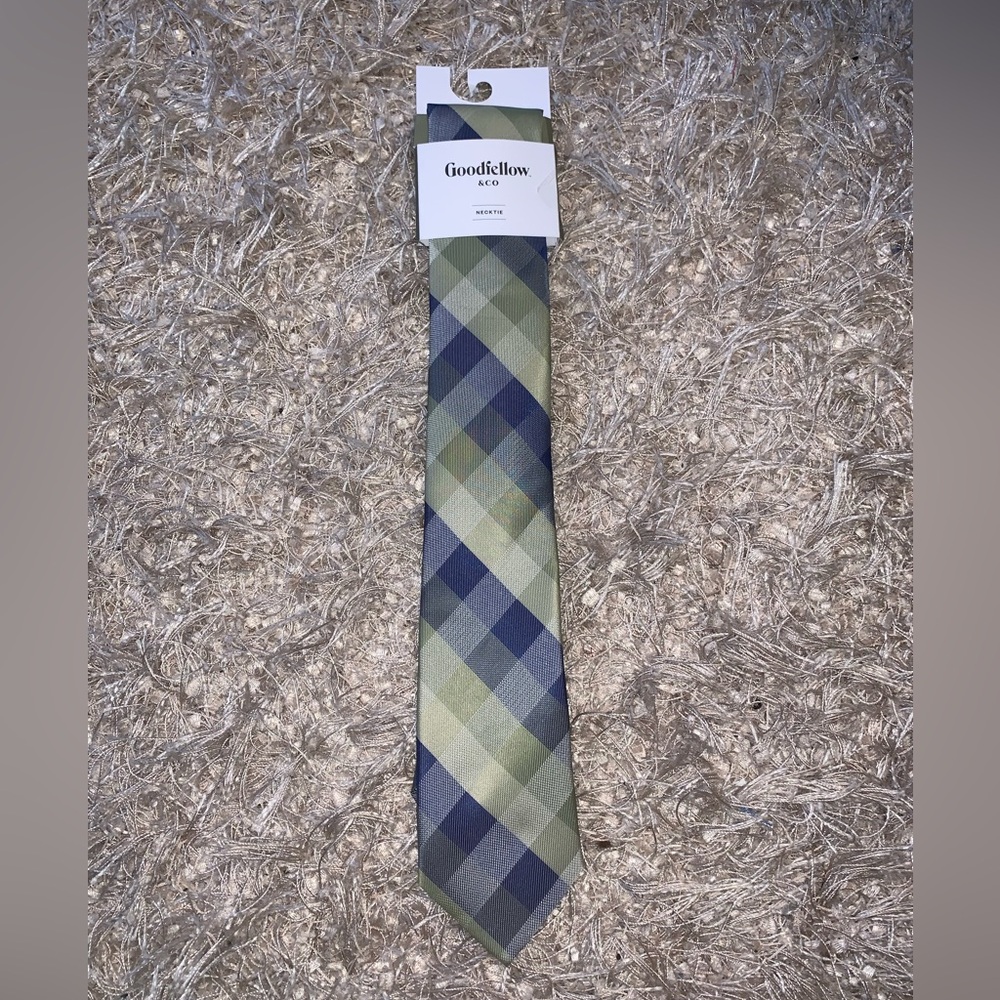 3 for $30 ⚡️ Goodfellow & Co Men's Navy and Olive Checkered Tie